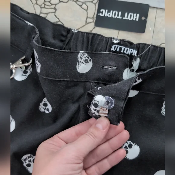 🍁Hot Topic Chain Skull Print Trouser - Picture 3 of 5